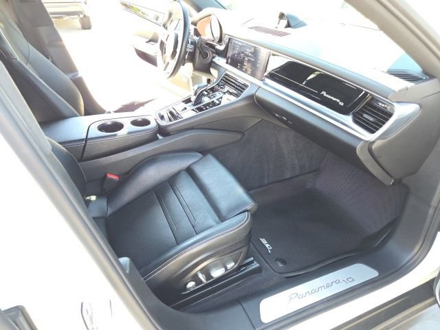 Used 2020 Porsche Panamera 4 AWD/4WD image 23