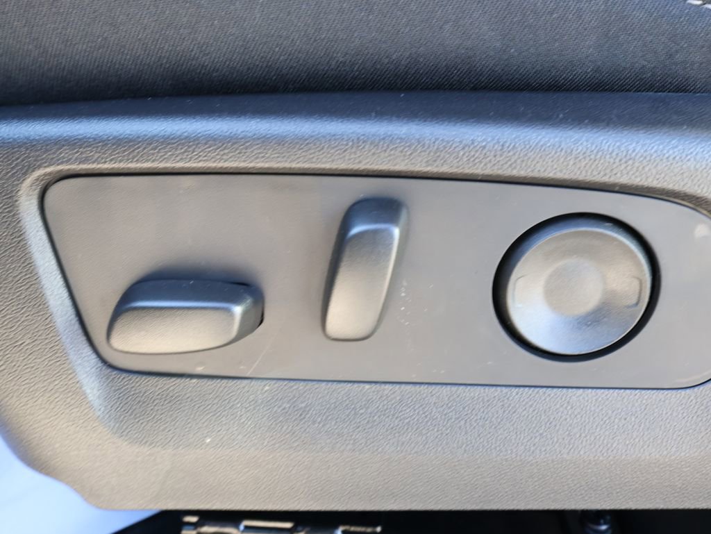 New 2026 GMC Canyon Elevation w/ Convenience Package image 13