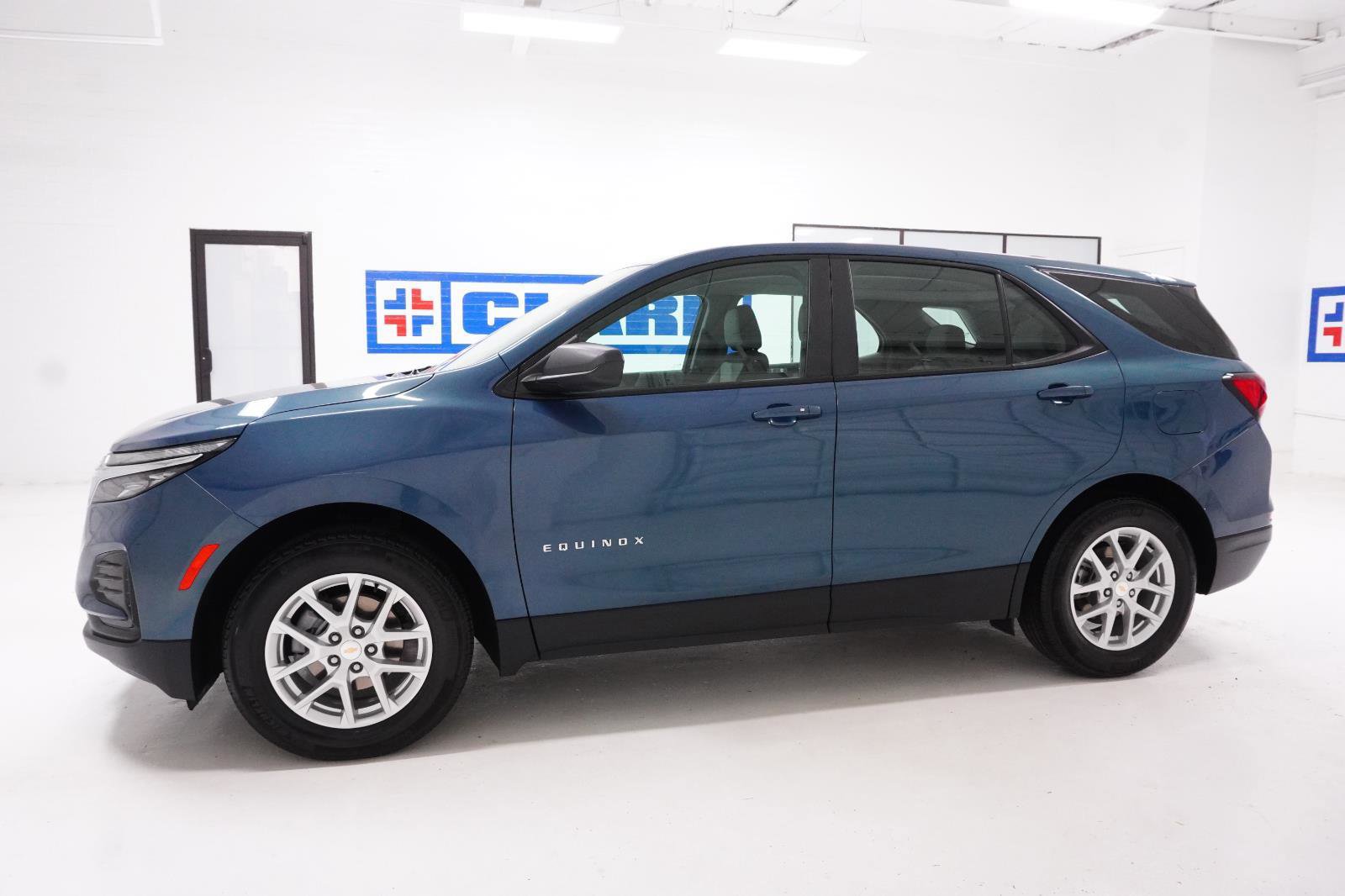 Used 2024 Chevrolet Equinox LS w/ Driver Confidence II Package image 10