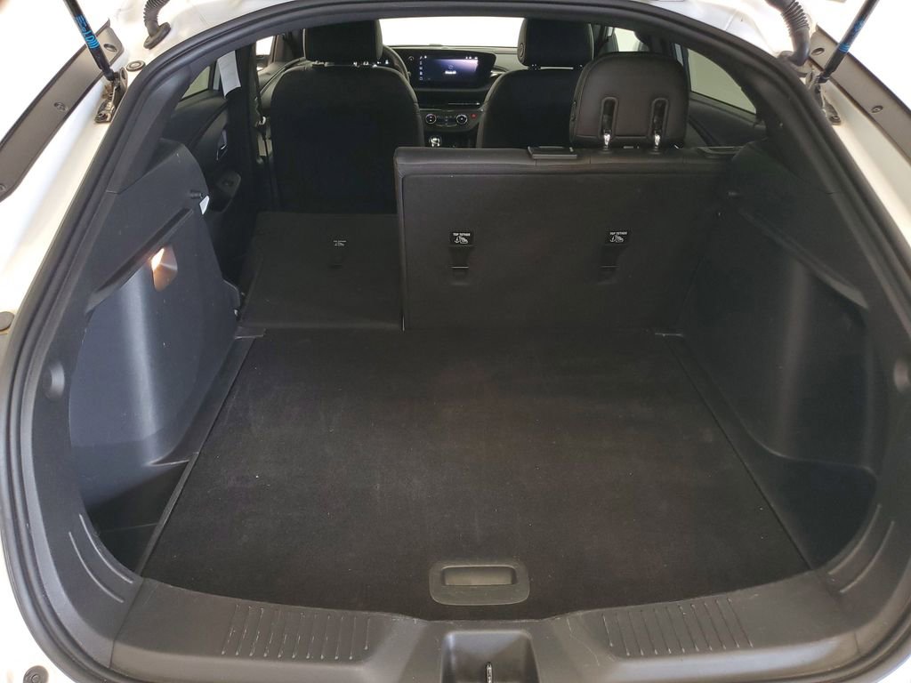 Used 2025 Buick Envista Preferred image 24