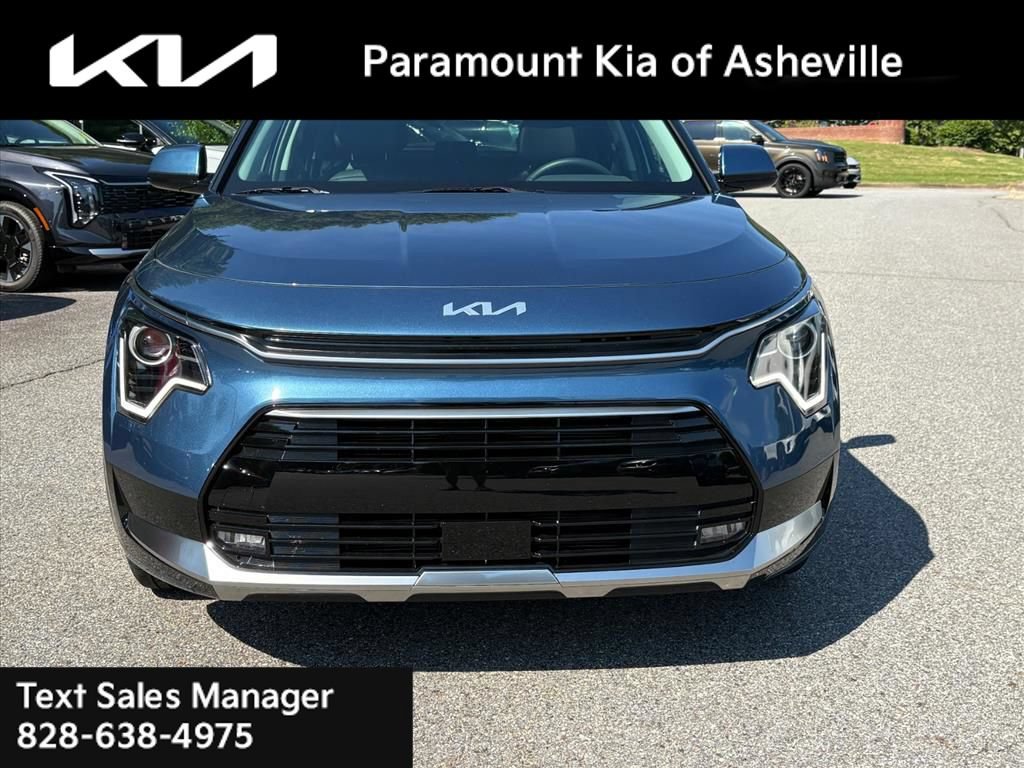 Certified 2025 Kia Niro EX Touring FWD image 2
