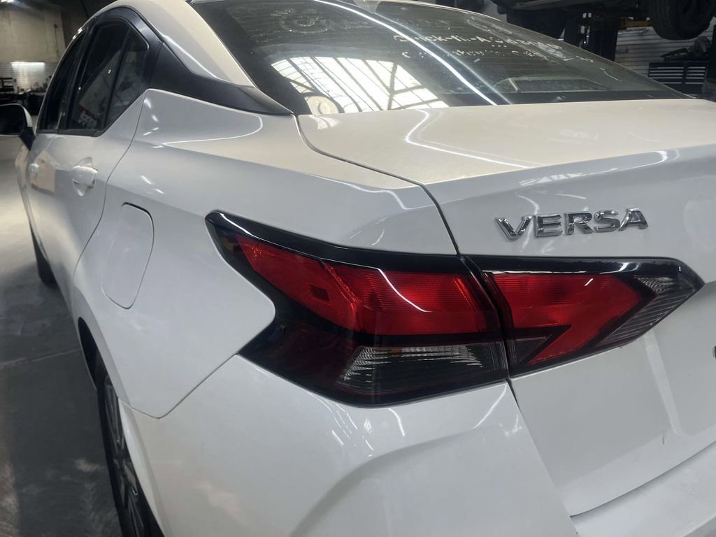 Used 2022 Nissan Versa SV image 10