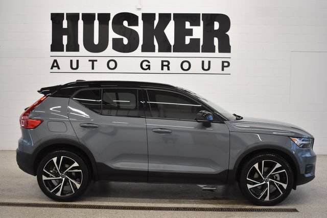 Used 2021 Volvo XC40 T5 R-Design w/ Advanced Package AWD/4WD image 2