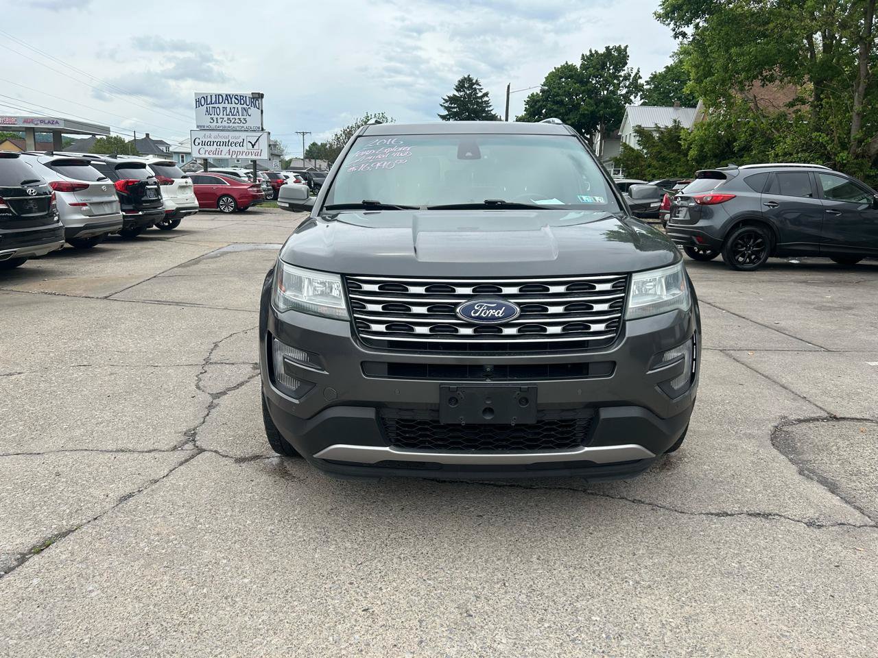 Used 2016 Ford Explorer Limited w/ Equipment Group 301A AWD/4WD image 2