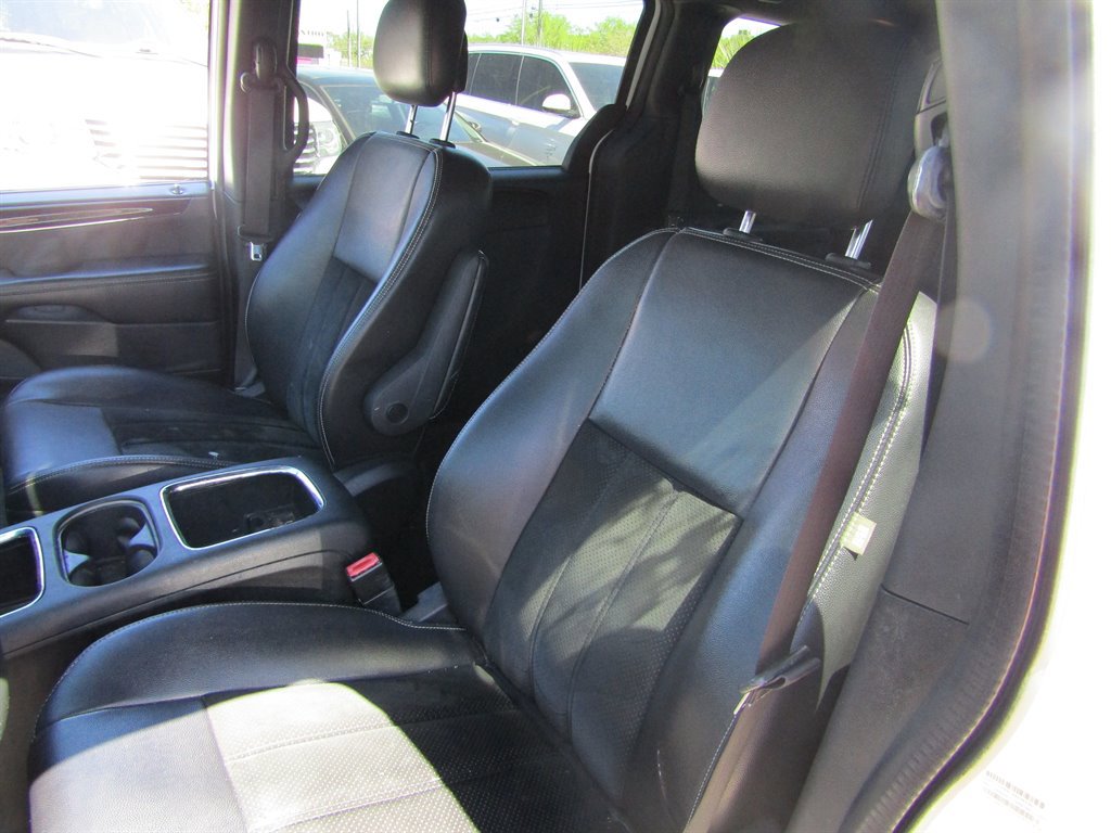 Used 2014 Dodge Grand Caravan SXT FWD image 13