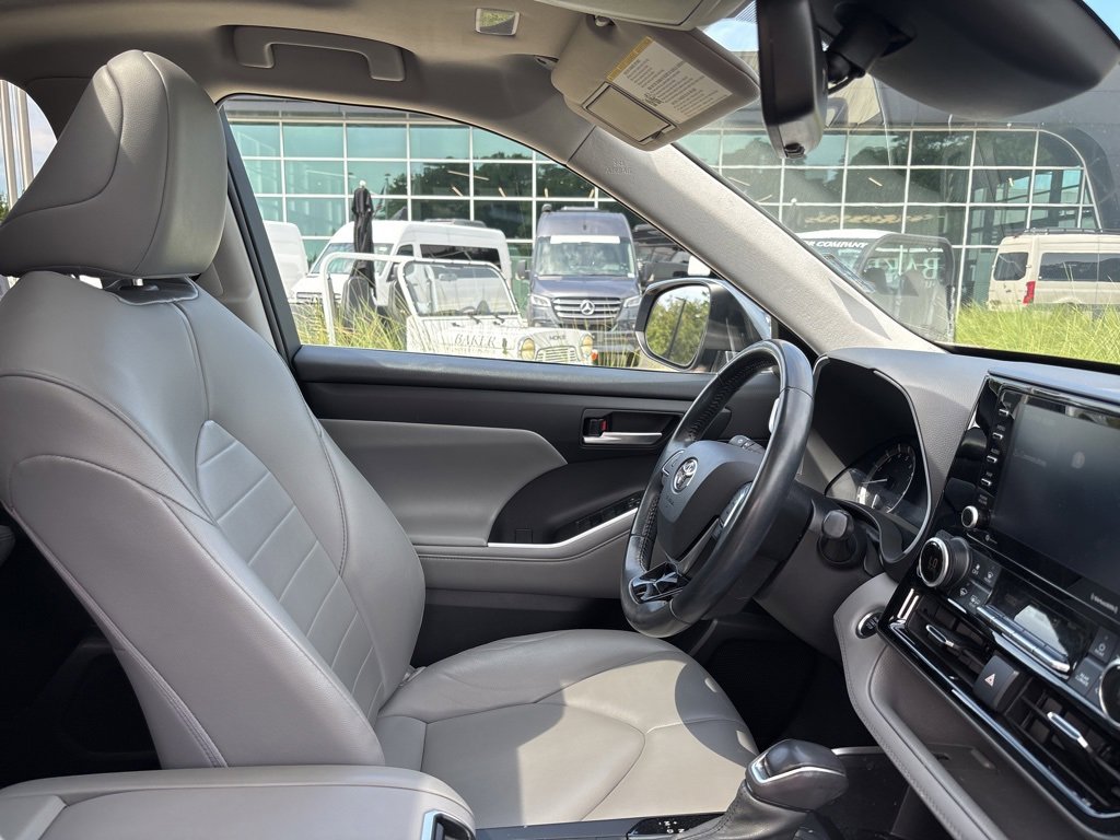 Used 2021 Toyota Highlander XLE image 52