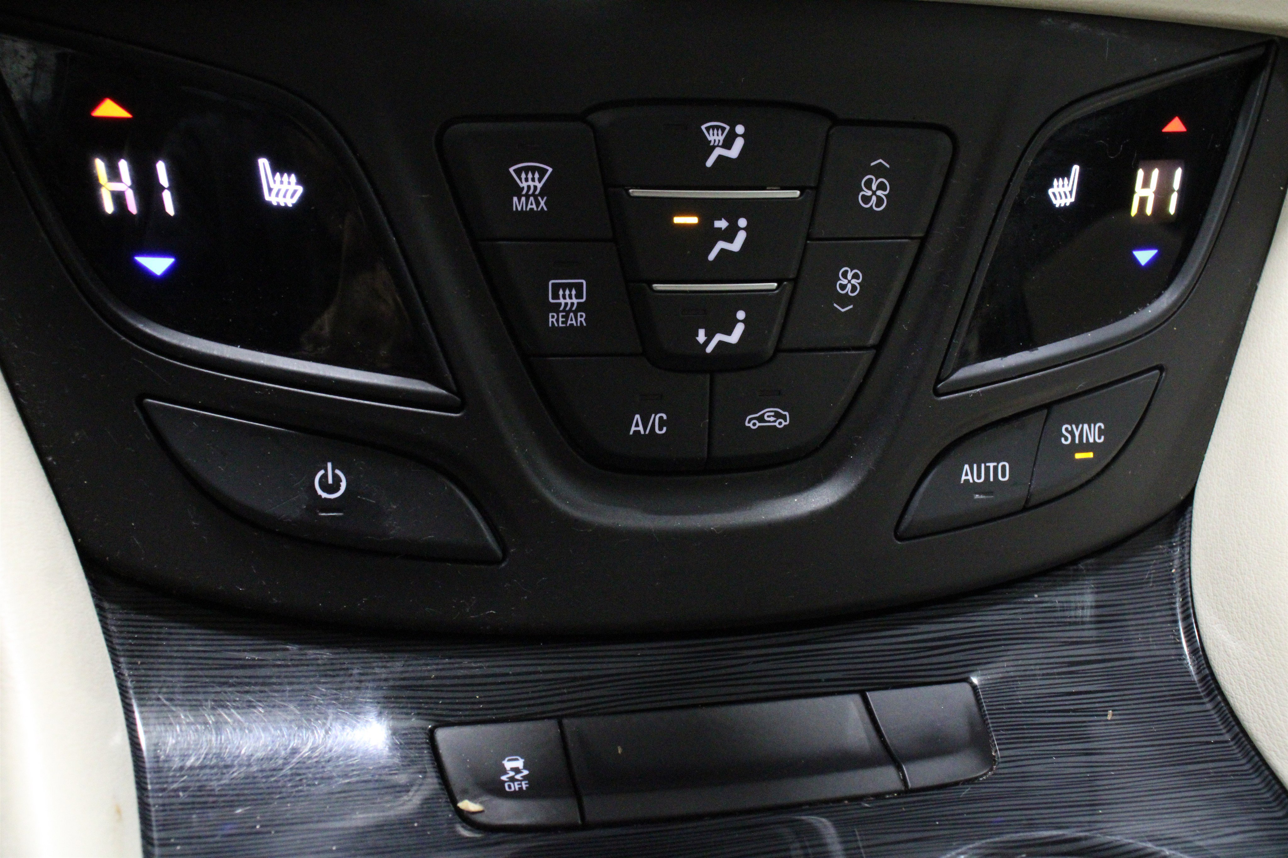 Used 2017 Buick Envision Essence image 17