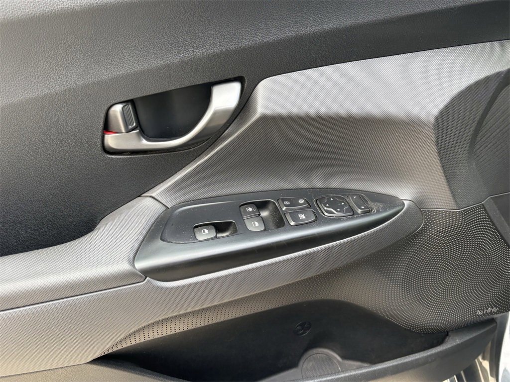 Used 2019 Hyundai Veloster Turbo R-Spec image 10