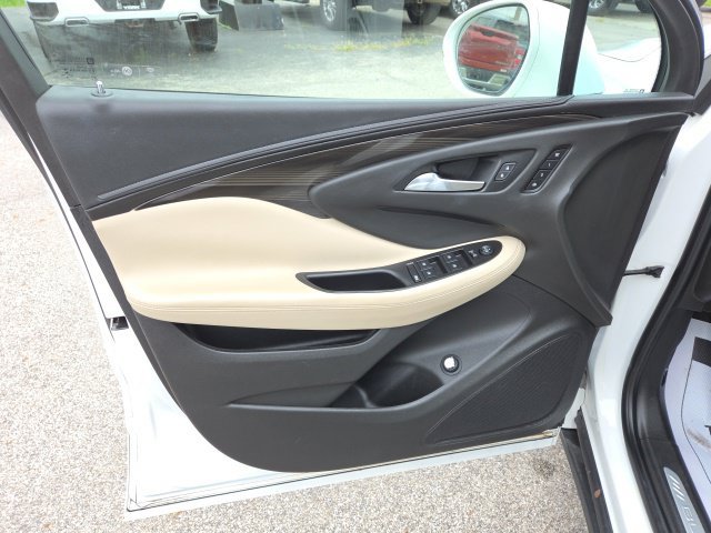 Used 2019 Buick Envision Essence FWD image 20