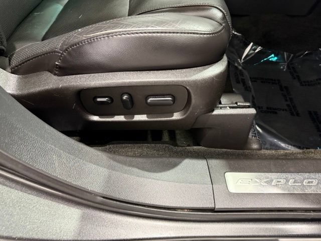Used 2015 Ford Explorer Limited w/ Equipment Group 302A AWD/4WD image 25