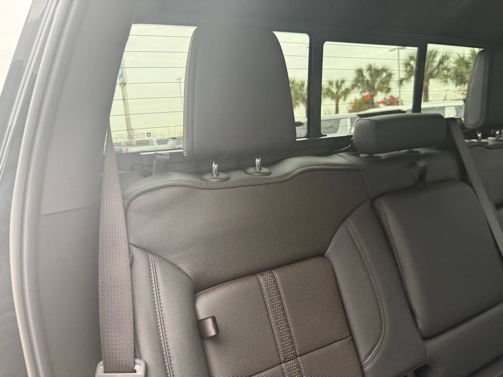 Used 2026 Chevrolet Silverado 1500 High Country w/ Technology Package RWD image 36