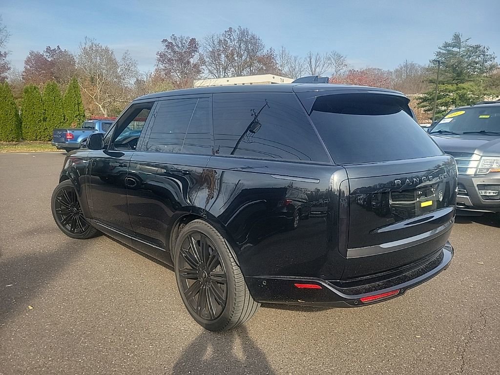 Used 2023 Land Rover Range Rover SE image 3