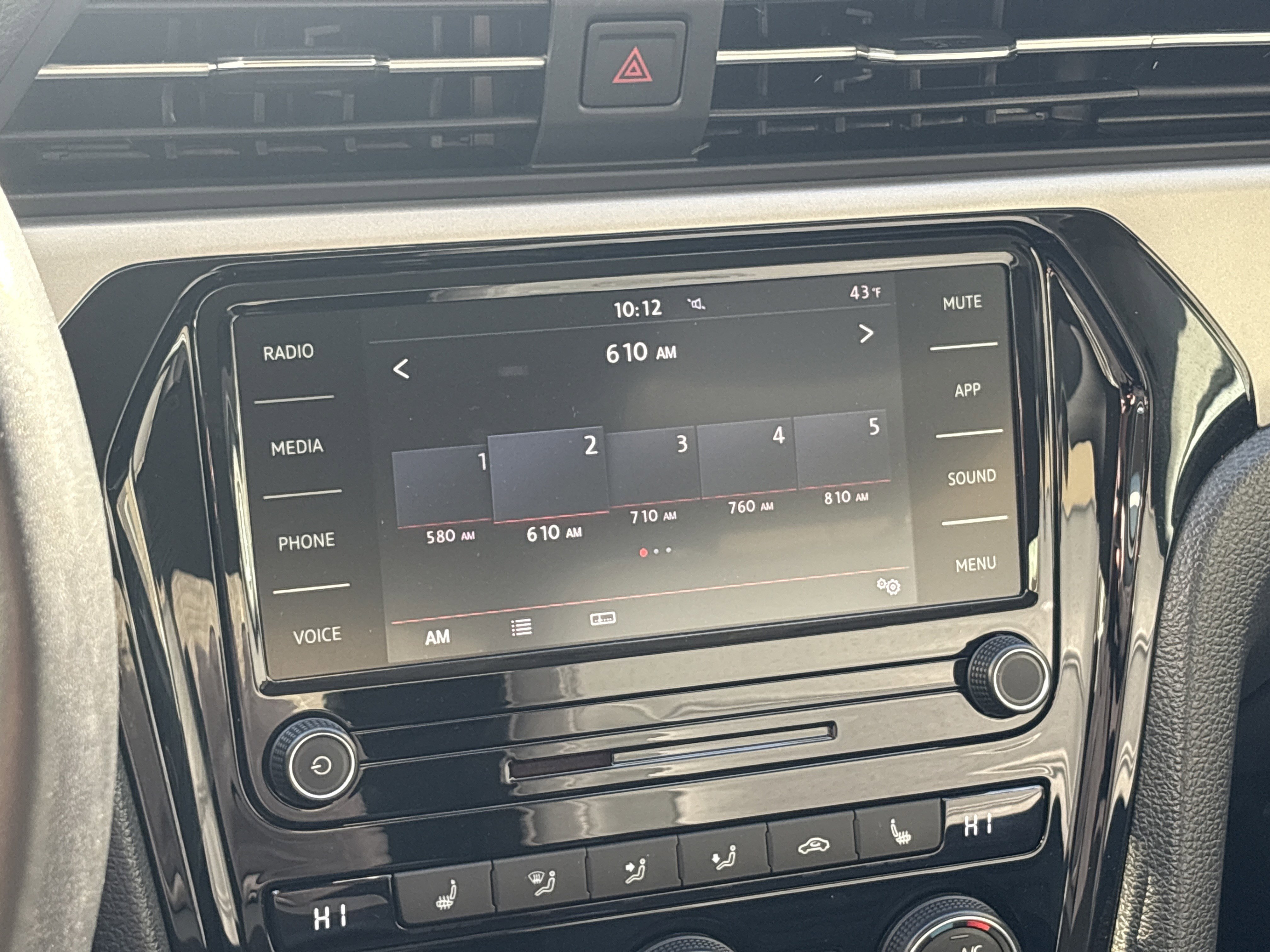 Used 2020 Volkswagen Passat 2.0T SE image 23