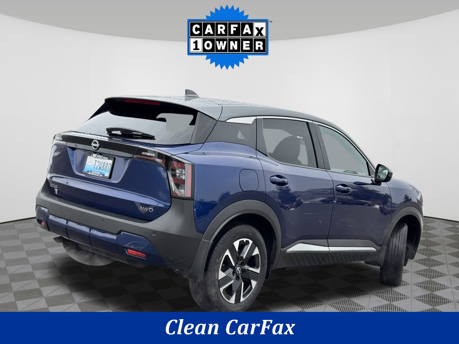 Used 2025 Nissan Kicks SV image 3