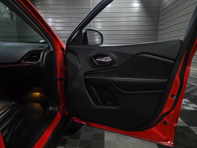 Used 2021 Jeep Cherokee Trailhawk w/ Sun, Sound & Nav Group image 34