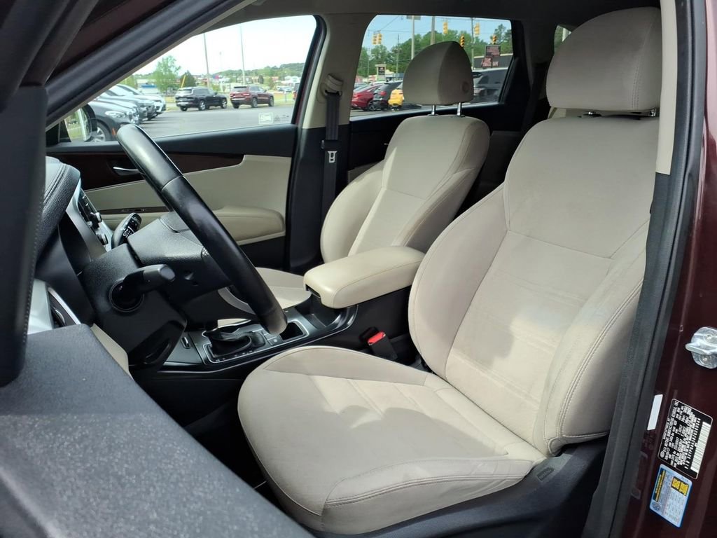 Used 2018 Kia Sorento LX w/ LX V6 Convenience Package image 4
