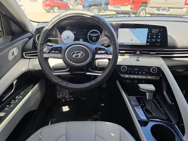 Used 2023 Hyundai Elantra Limited FWD image 9