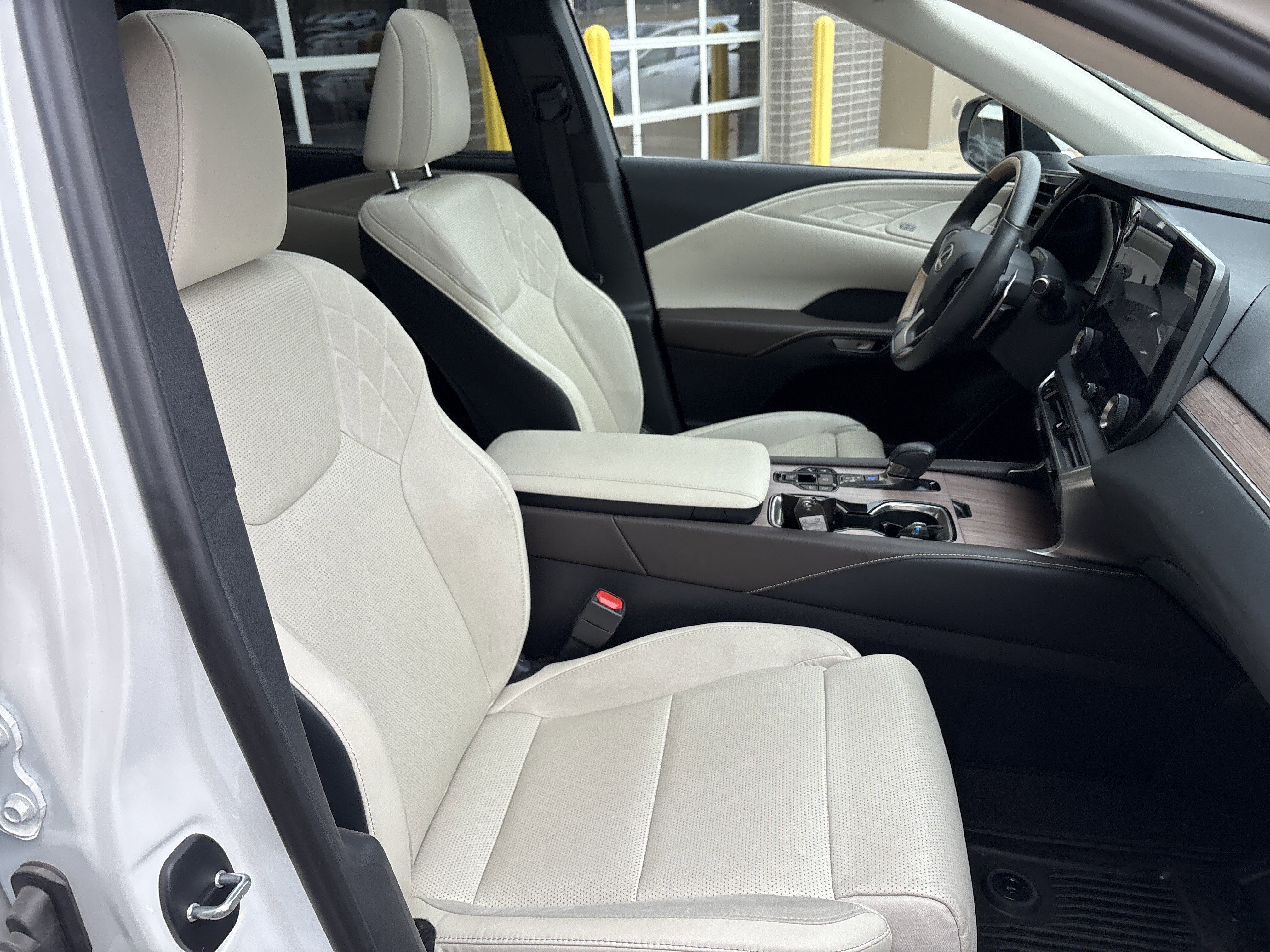 Used 2025 Lexus RX 350 350 Luxury image 33