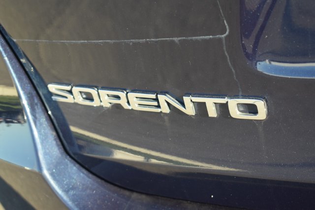 Used 2019 Kia Sorento FWD image 16