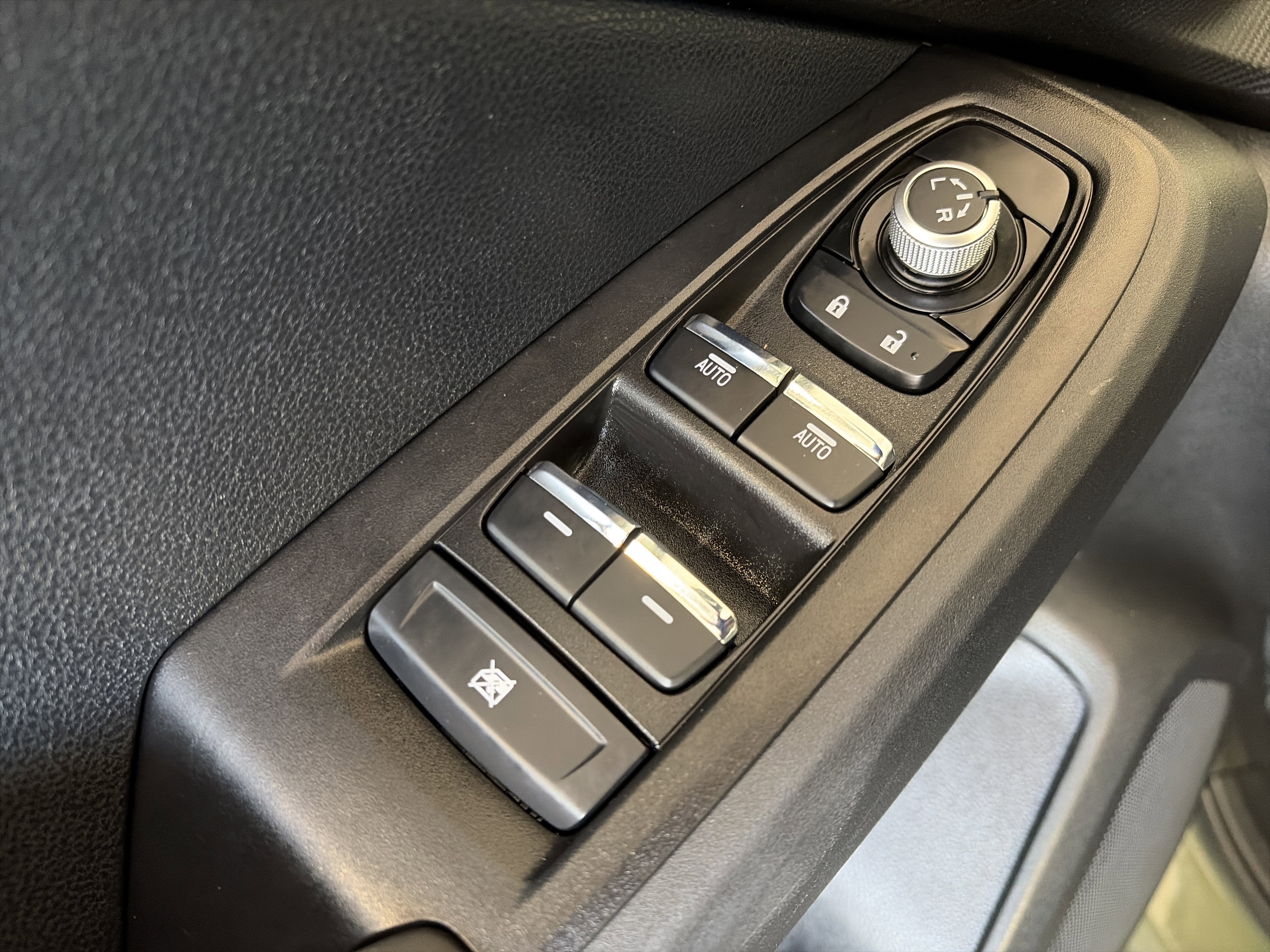 Used 2025 Subaru Crosstrek 2.5i Limited w/ Popular Package #3A image 13