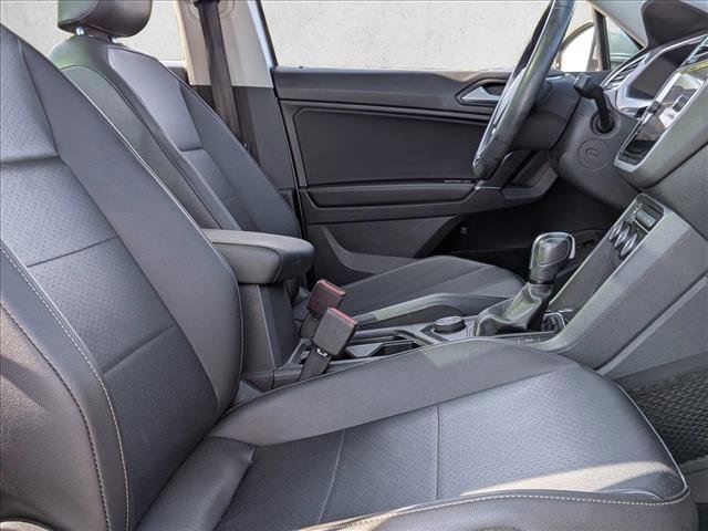 Used 2020 Volkswagen Tiguan SEL AWD/4WD image 24