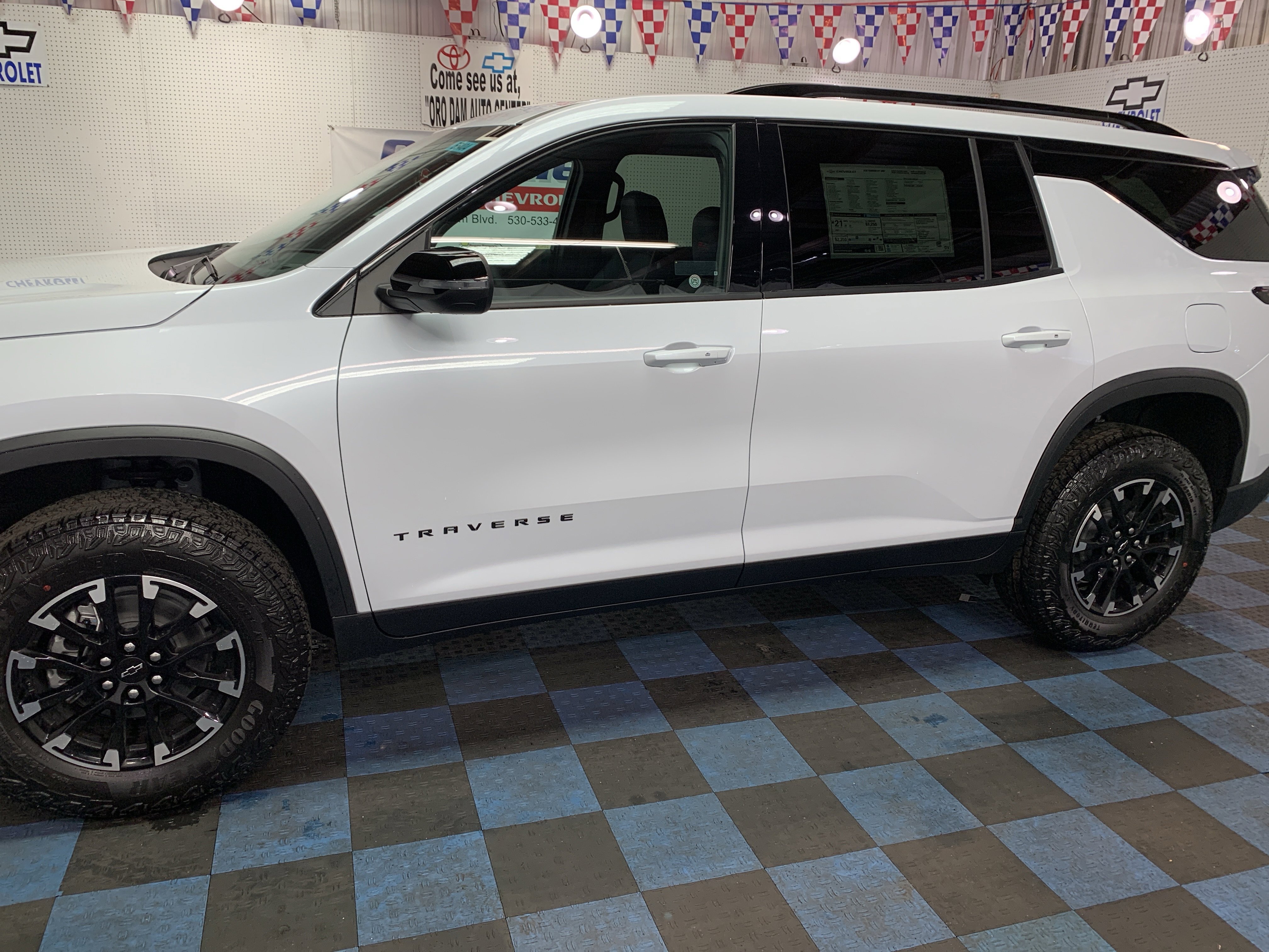 New 2026 Chevrolet Traverse Z71 image 2