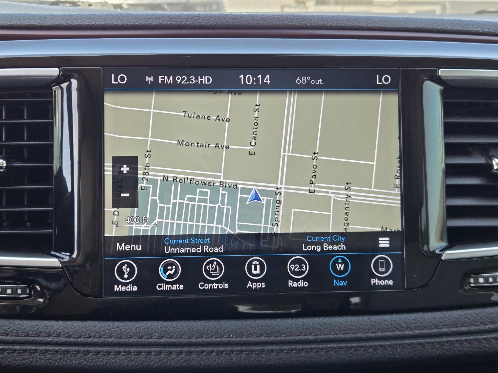 Used 2018 Chrysler Pacifica Limited w/ Tire & Wheel Group FWD image 9