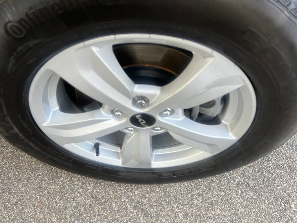 Certified 2024 Kia Sorento LX FWD image 38