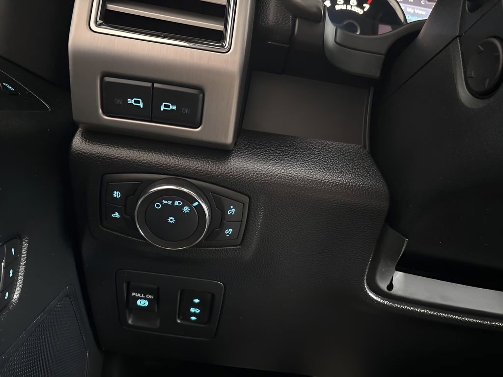 Used 2020 Ford F150 Platinum image 17