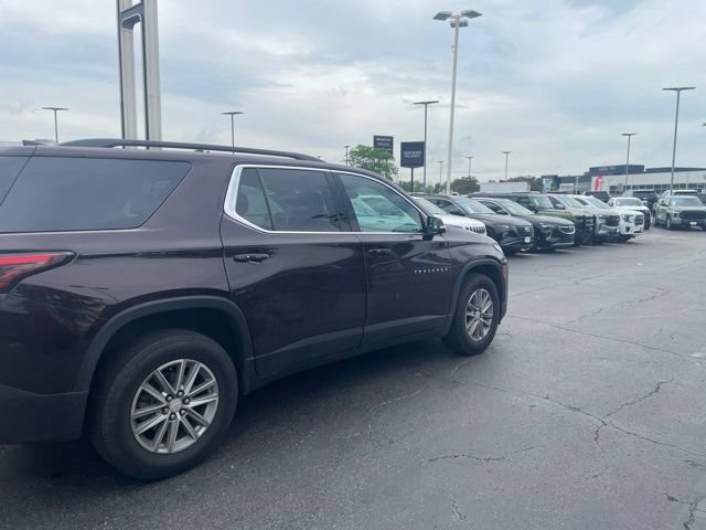 Used 2022 Chevrolet Traverse LT FWD image 2