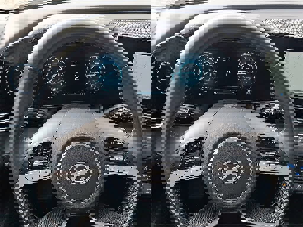 Used 2025 Hyundai Elantra Limited image 20