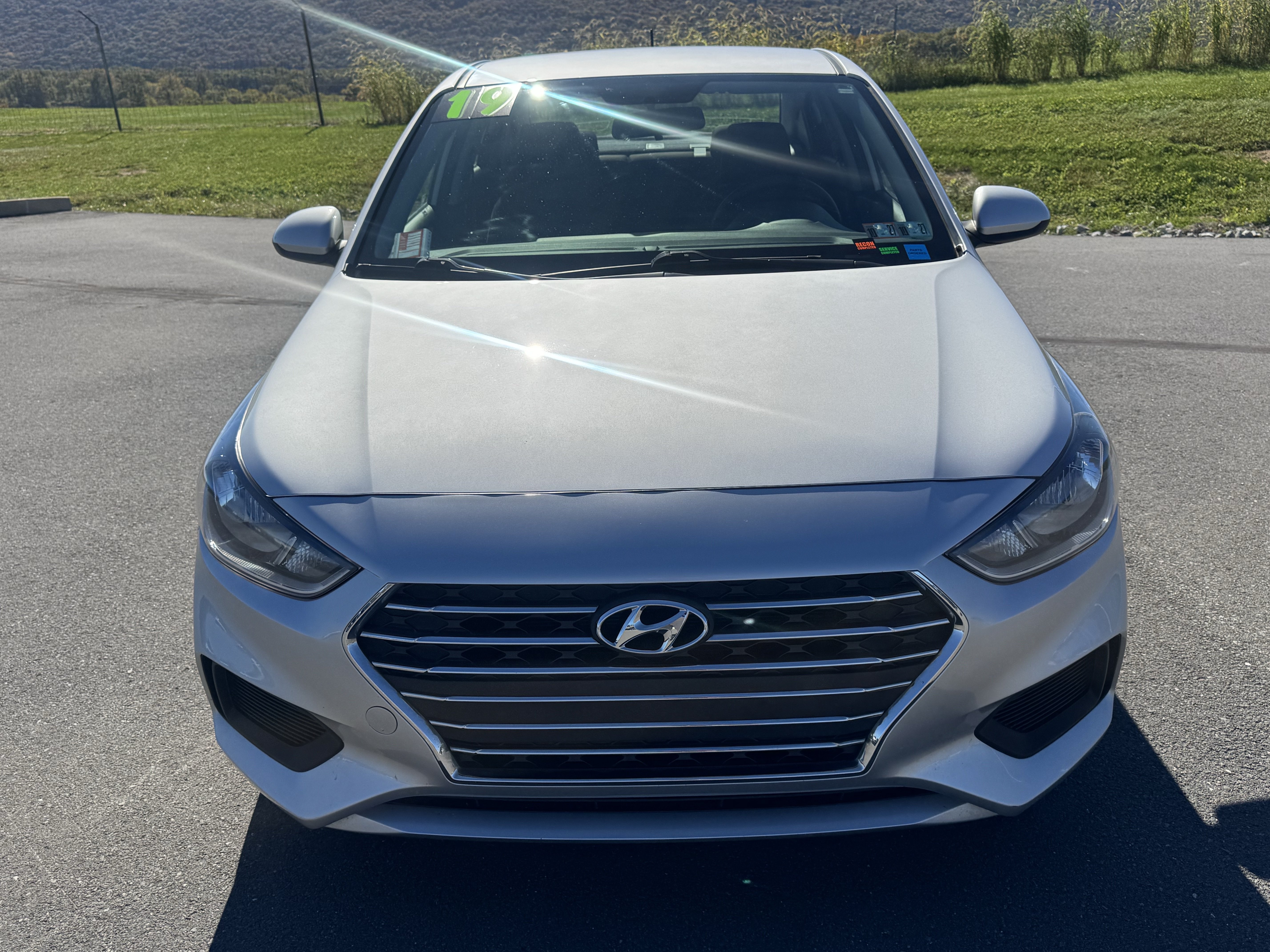 Used 2019 Hyundai Accent SE FWD image 9