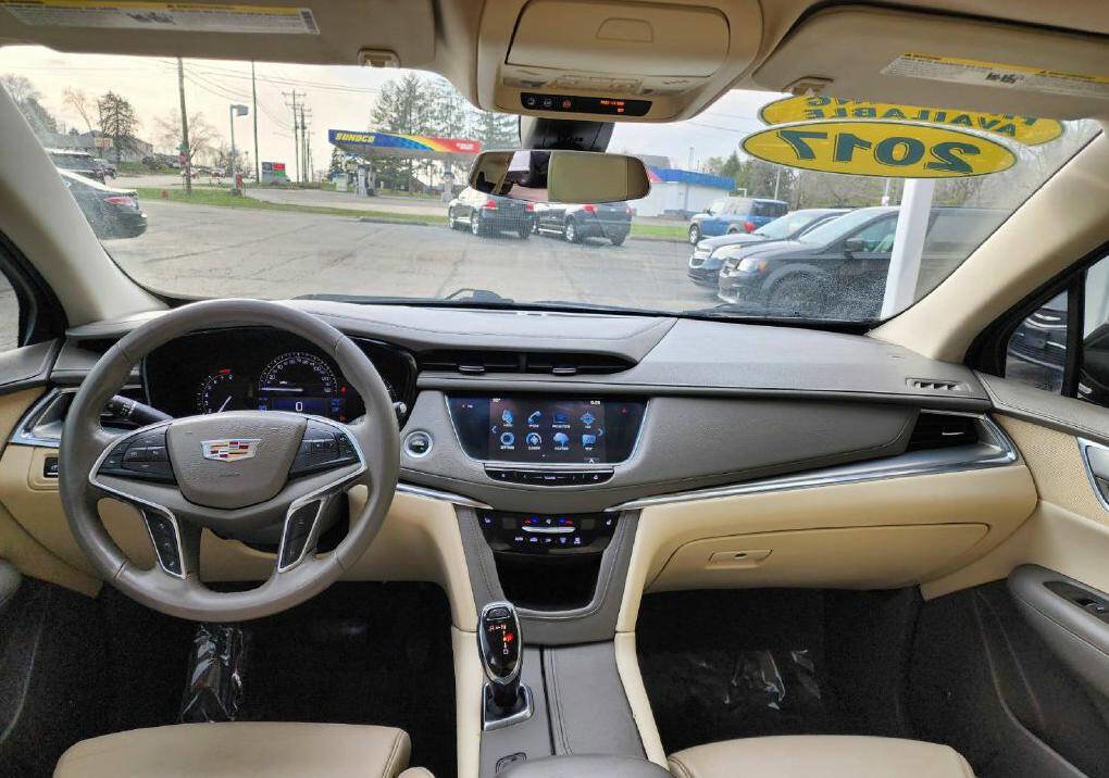 Used 2017 Cadillac XT5 Luxury w/ Driver Awareness Package FWD image 13