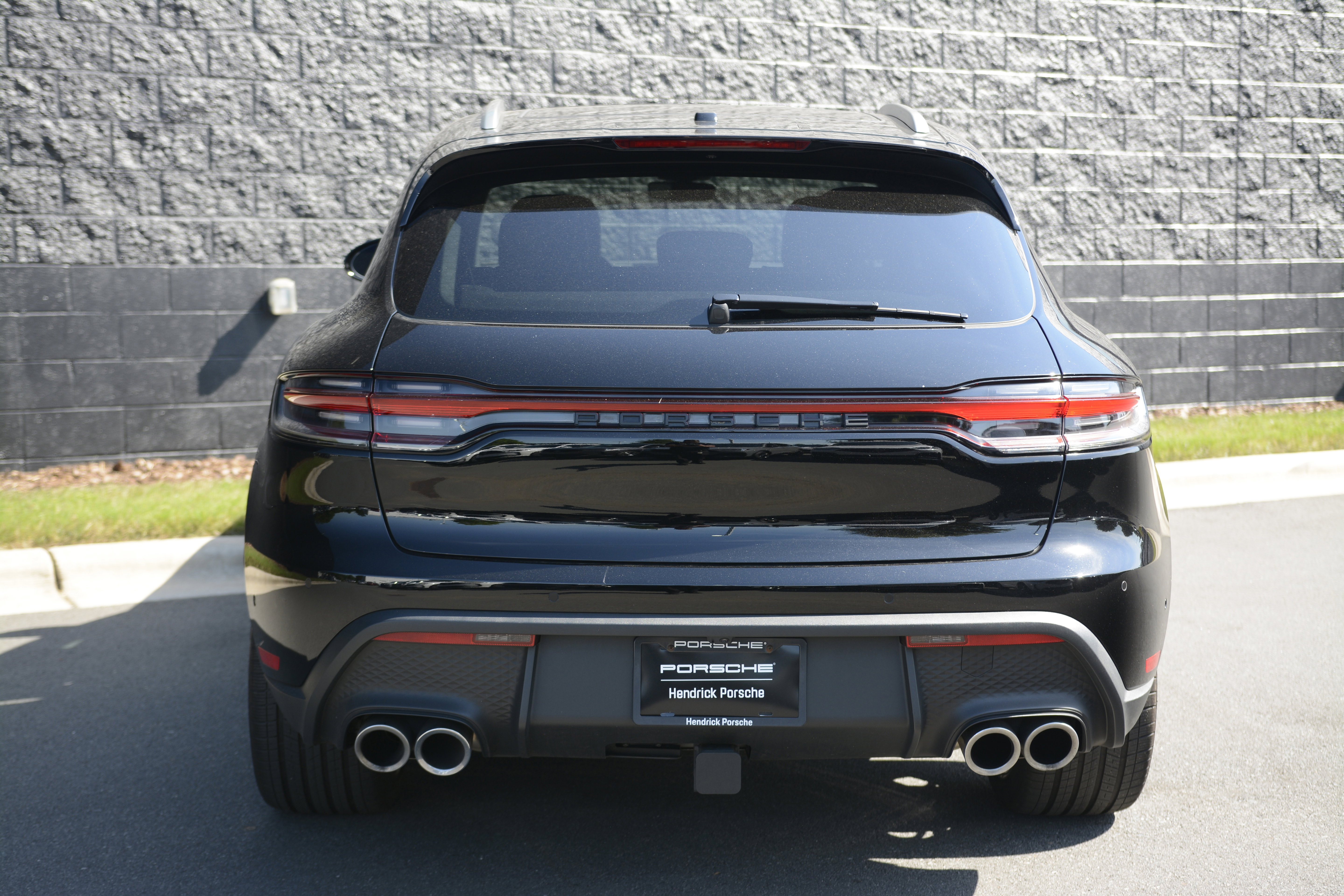 Used 2026 Porsche Macan AWD/4WD image 6