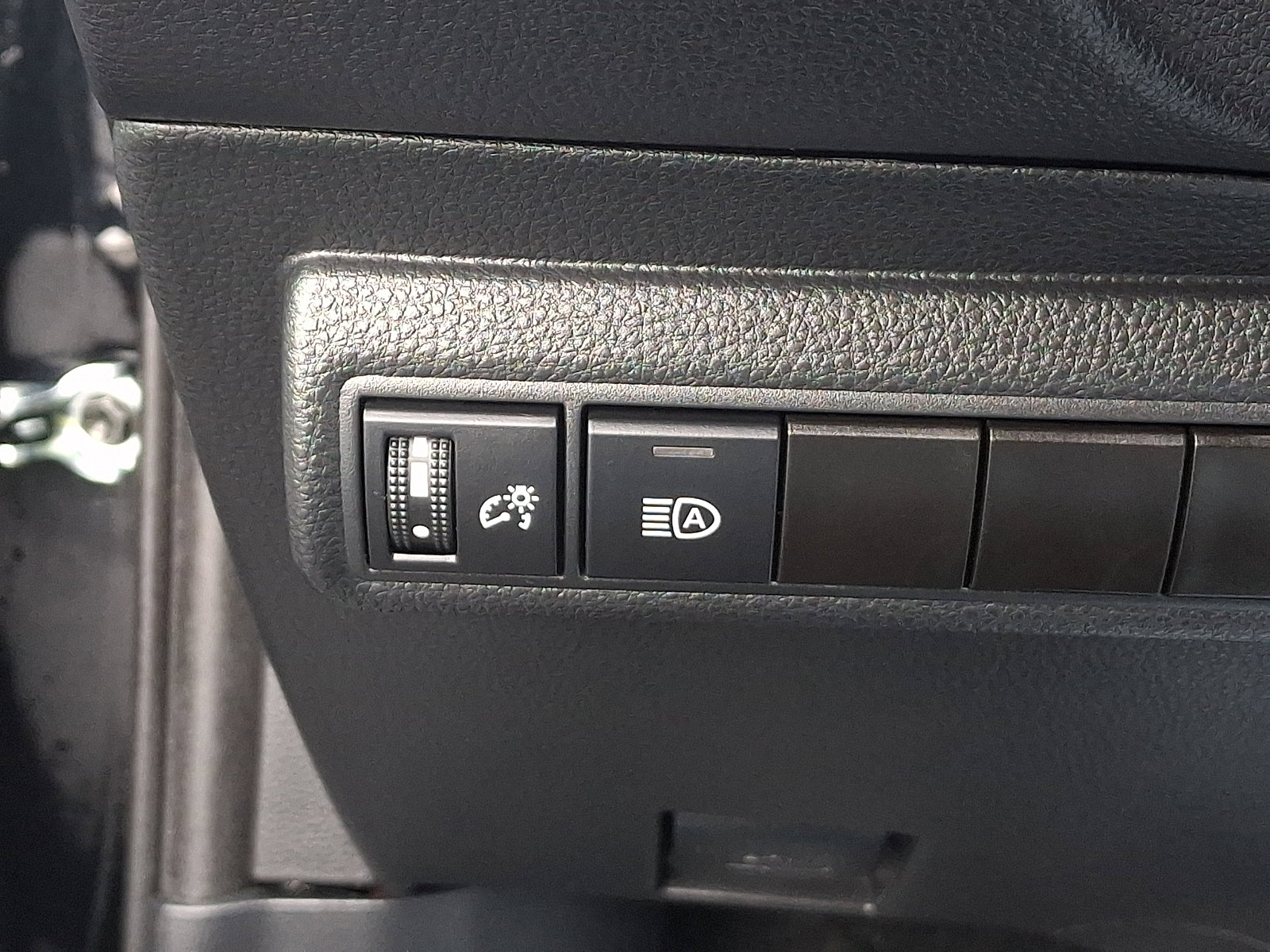 Used 2024 Toyota Corolla LE image 25