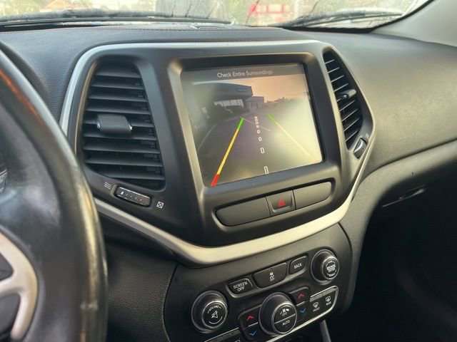 Used 2016 Jeep Cherokee Limited image 25