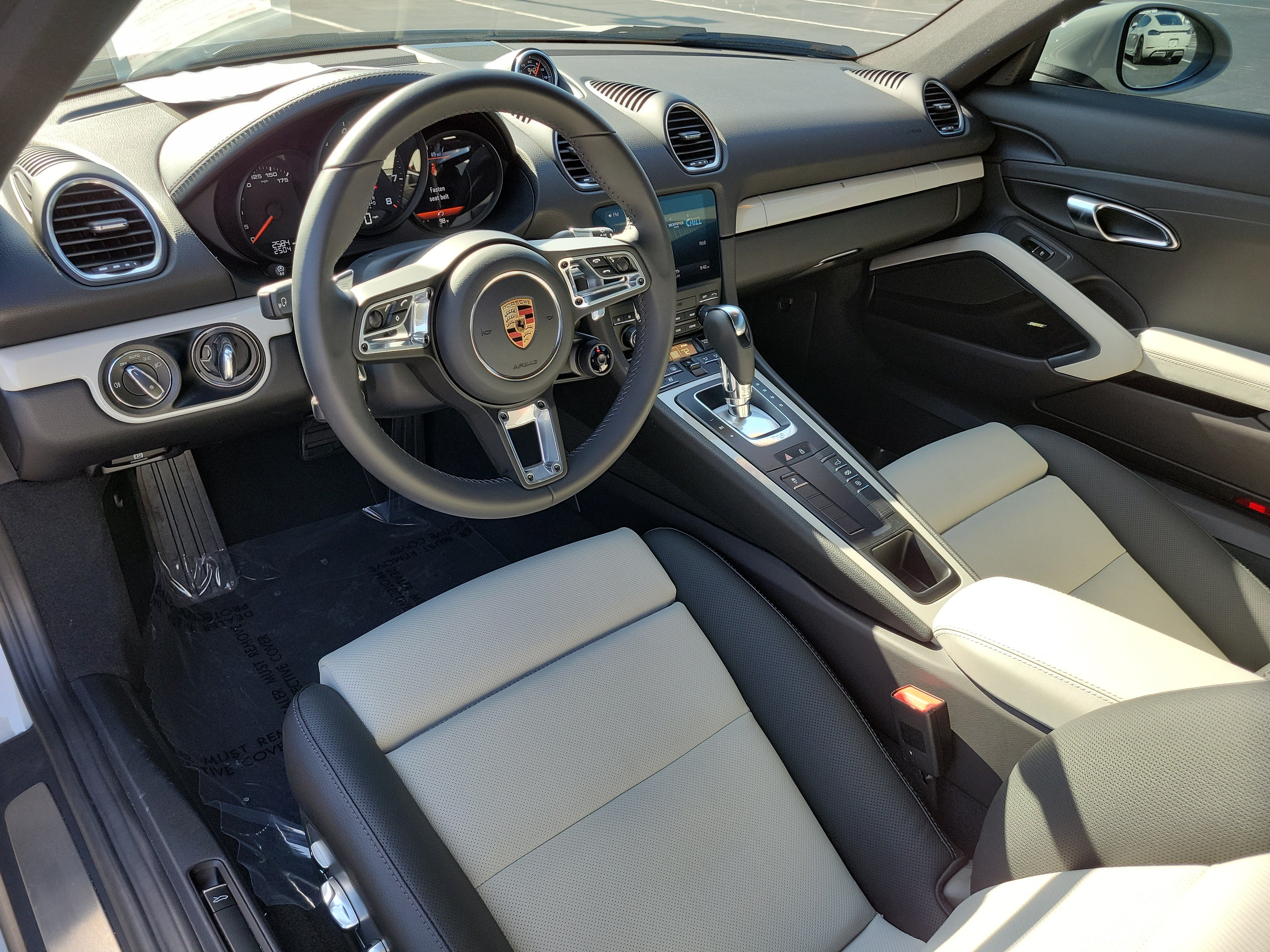Used 2024 Porsche 718 Cayman RWD image 17
