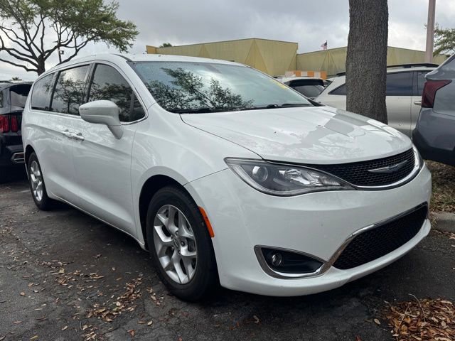 Used 2018 Chrysler Pacifica Touring Plus w/ Tire & Wheel Group image 10