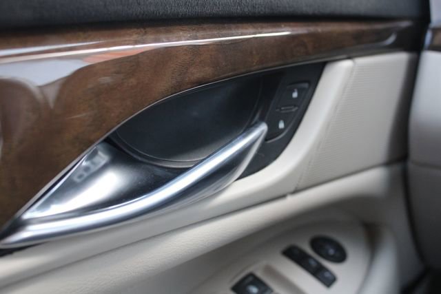 Used 2020 Cadillac Escalade ESV Luxury RWD image 9