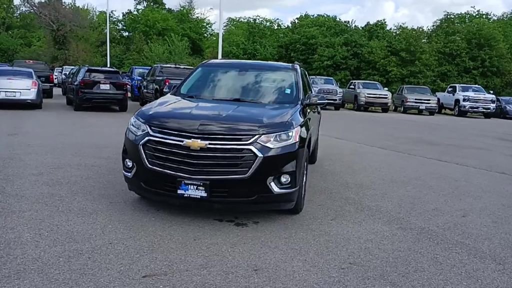 Certified 2020 Chevrolet Traverse LT image 3