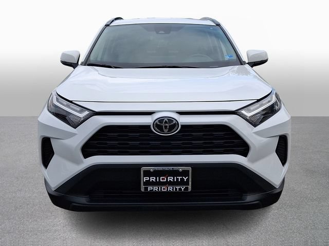 Used 2024 Toyota RAV4 XLE AWD/4WD image 2