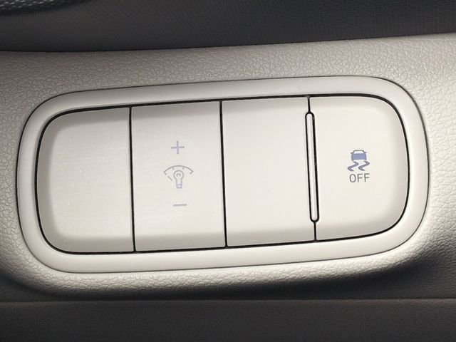 Used 2024 Hyundai Venue SEL image 19