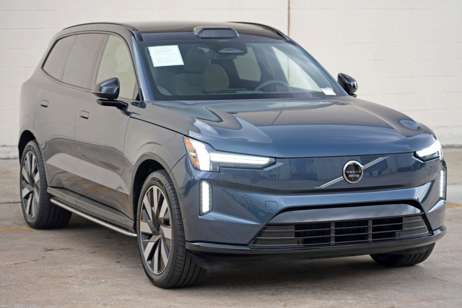 Used 2025 Volvo EX90 Ultra AWD/4WD image 54