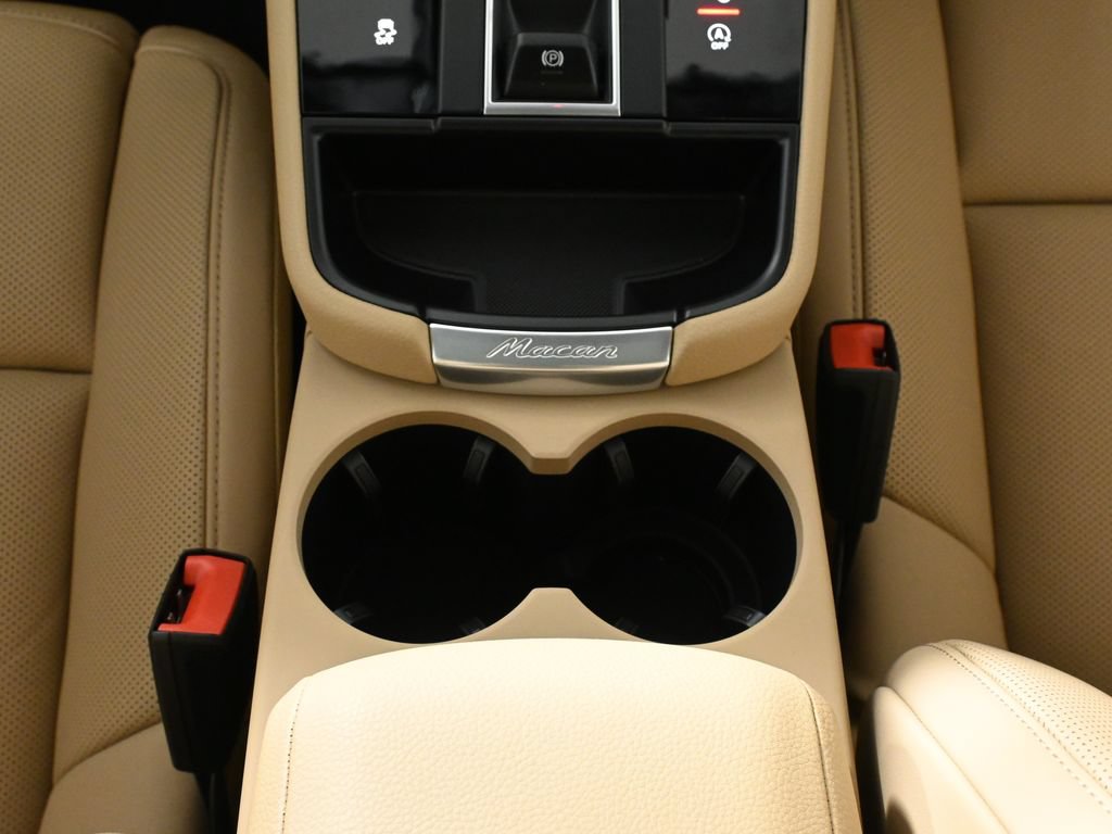 Used 2026 Porsche Macan AWD/4WD image 27