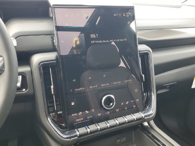 New 2026 GMC Yukon AT4 w/ AT4 Preferred Package AWD/4WD image 27