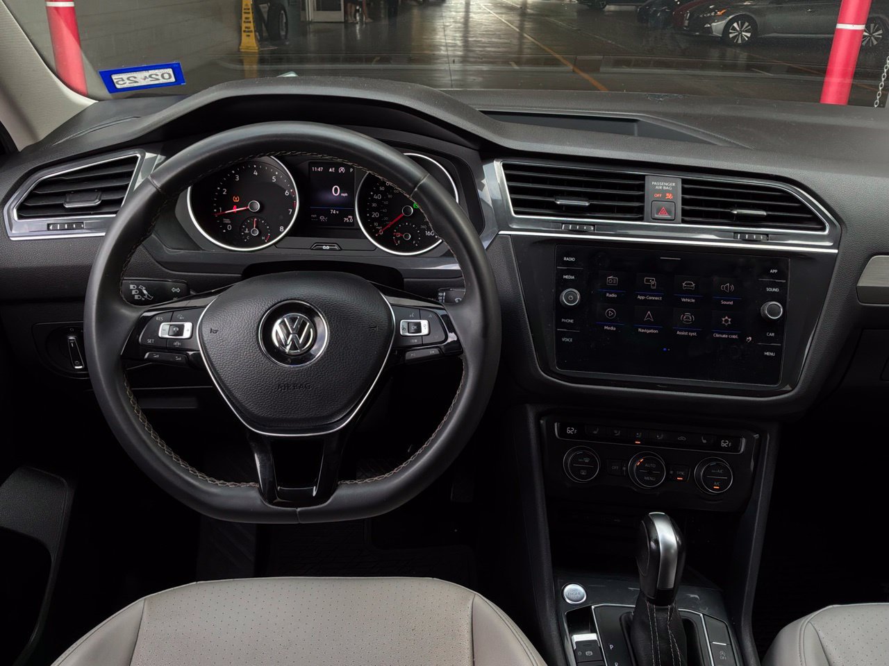 Used 2021 Volkswagen Tiguan SE FWD image 15