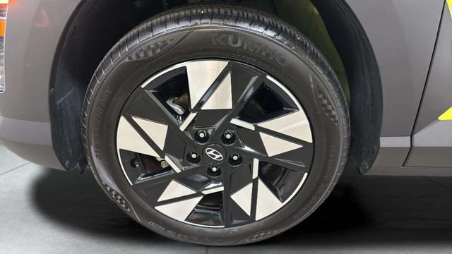 Used 2024 Hyundai Kona SEL w/ Convenience Package FWD image 17