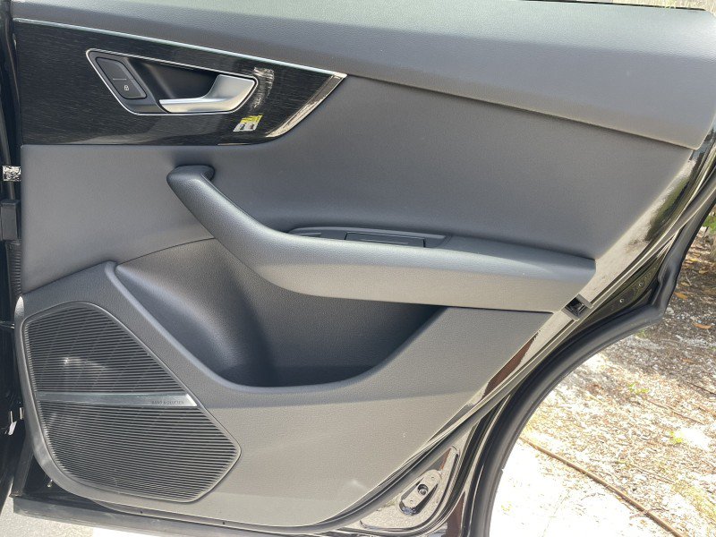 Used 2019 Audi Q8 Premium Plus w/ Premium Plus AWD/4WD image 34