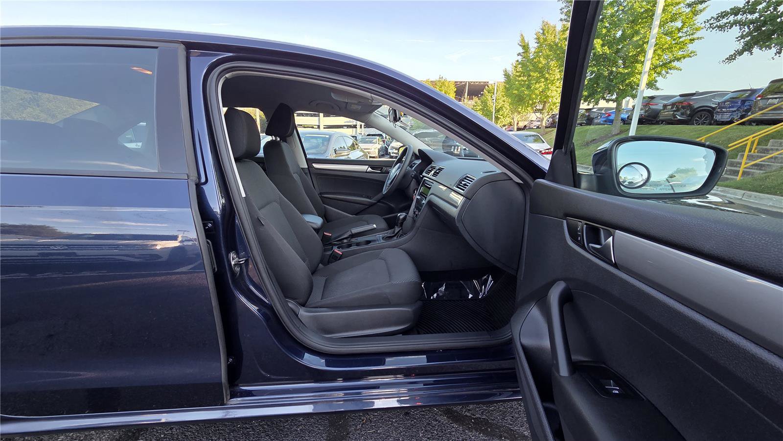Used 2013 Volkswagen Passat 2.5 S FWD image 25