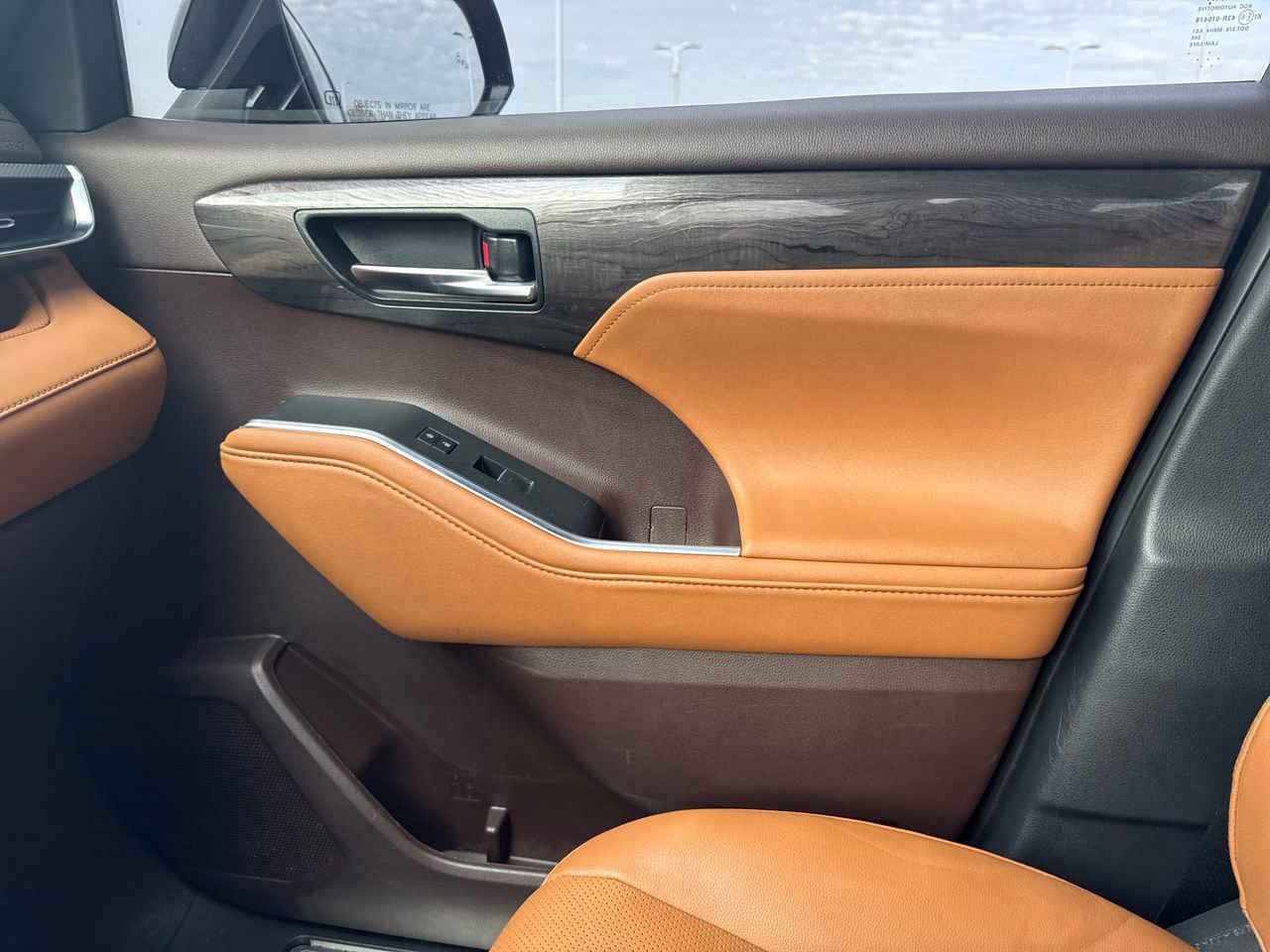 Used 2020 Toyota Highlander Platinum image 27